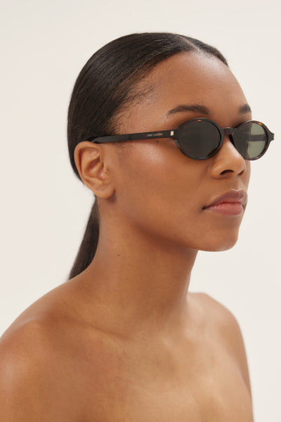 【関税＆送料込み】Saint Laurent Sl 751 Jeanne Linea Corner Saint Laurent SL 751 JEANNE Sunglasses 001 Solid Black - eye