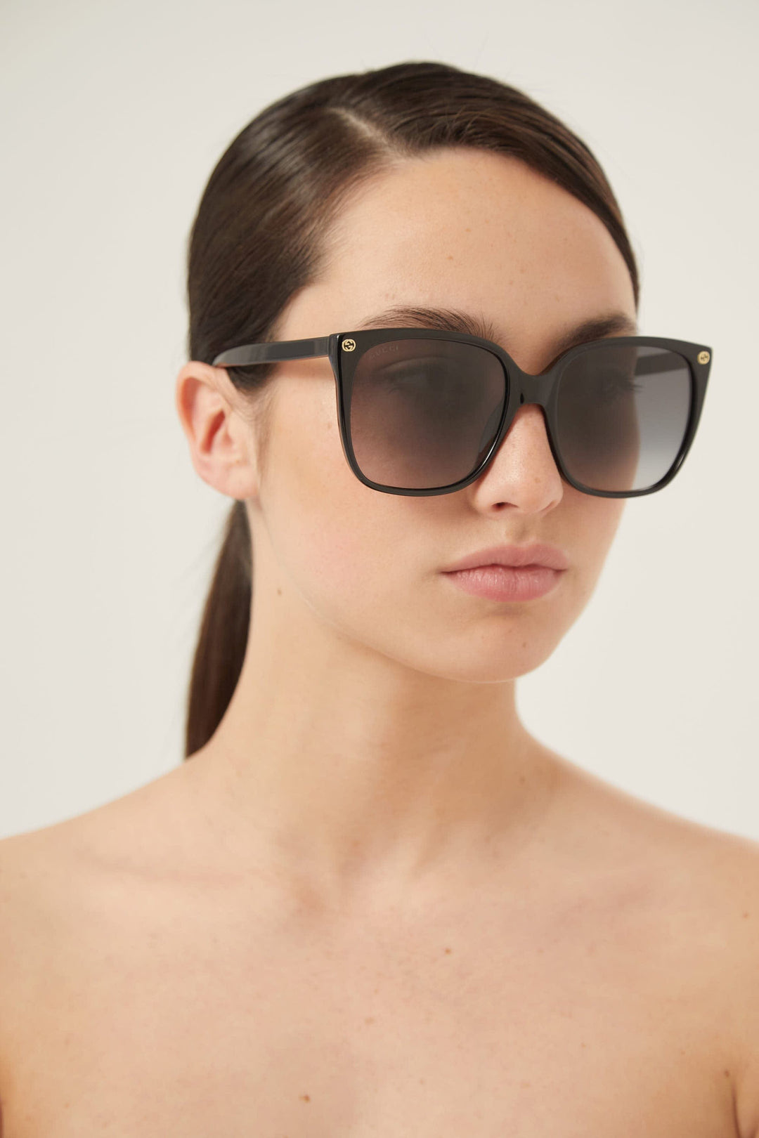 Gucci femenine oversized cat-eye sunglasses