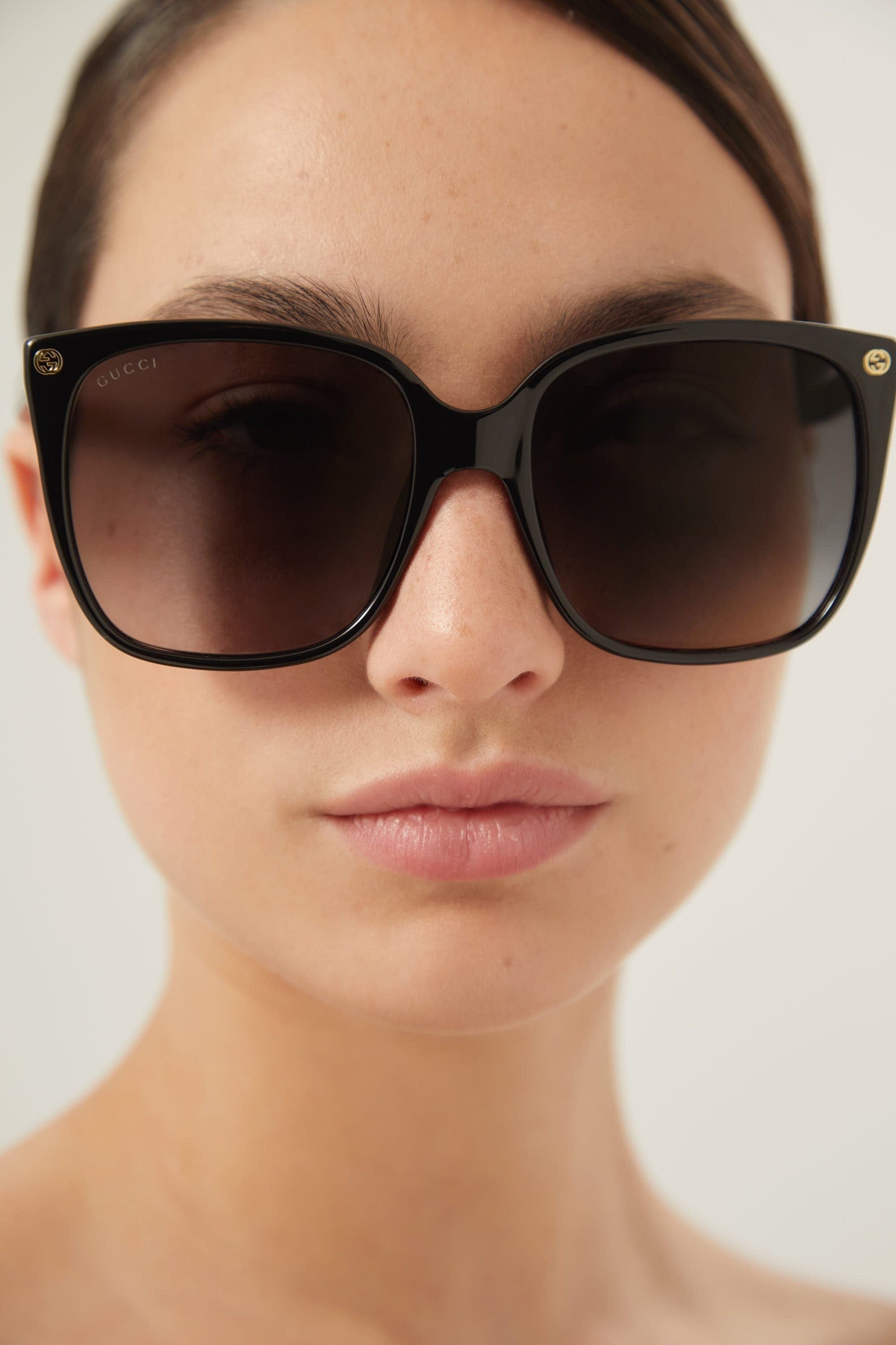 Gucci femenine oversized cat-eye sunglasses