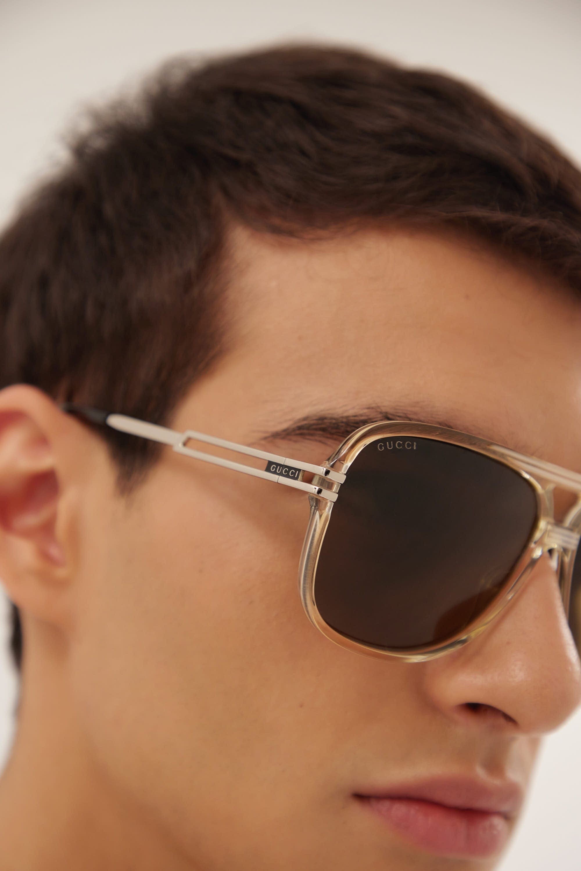 Gucci oversize caravan shape sunglasses