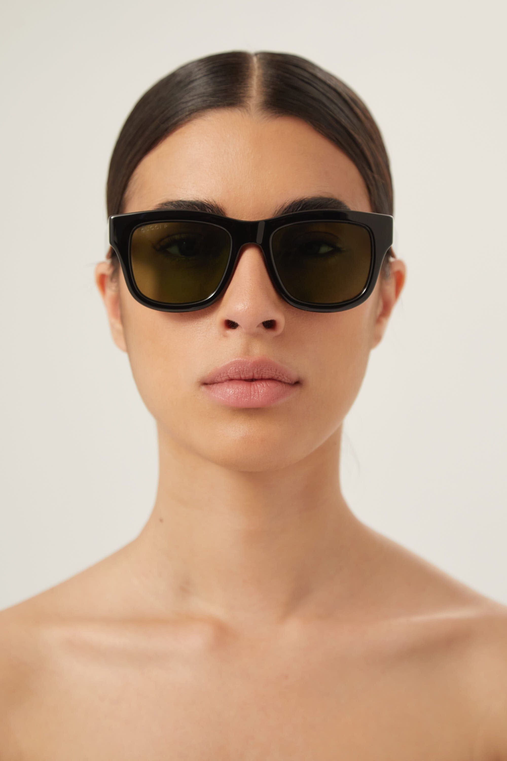 Gucci soft squared black and green sunglasses