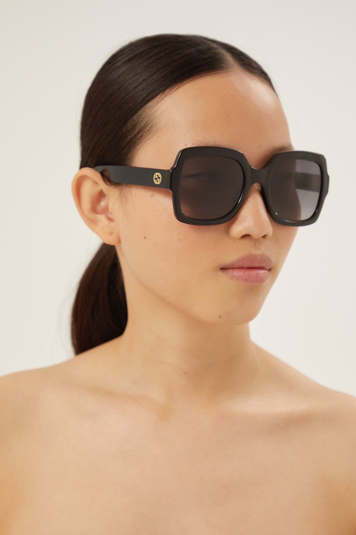 Gucci squared black thin acetate sunglasses