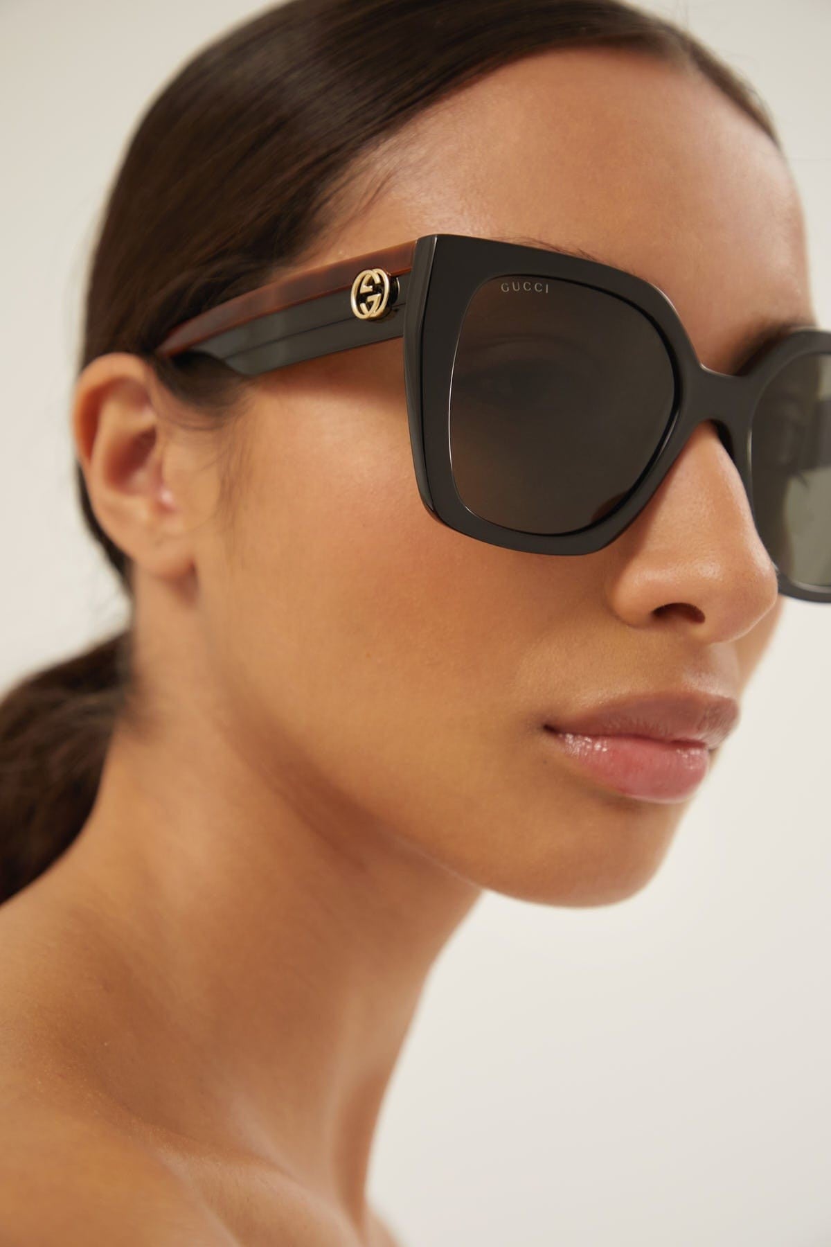 Gucci squared sunglasses with web temple