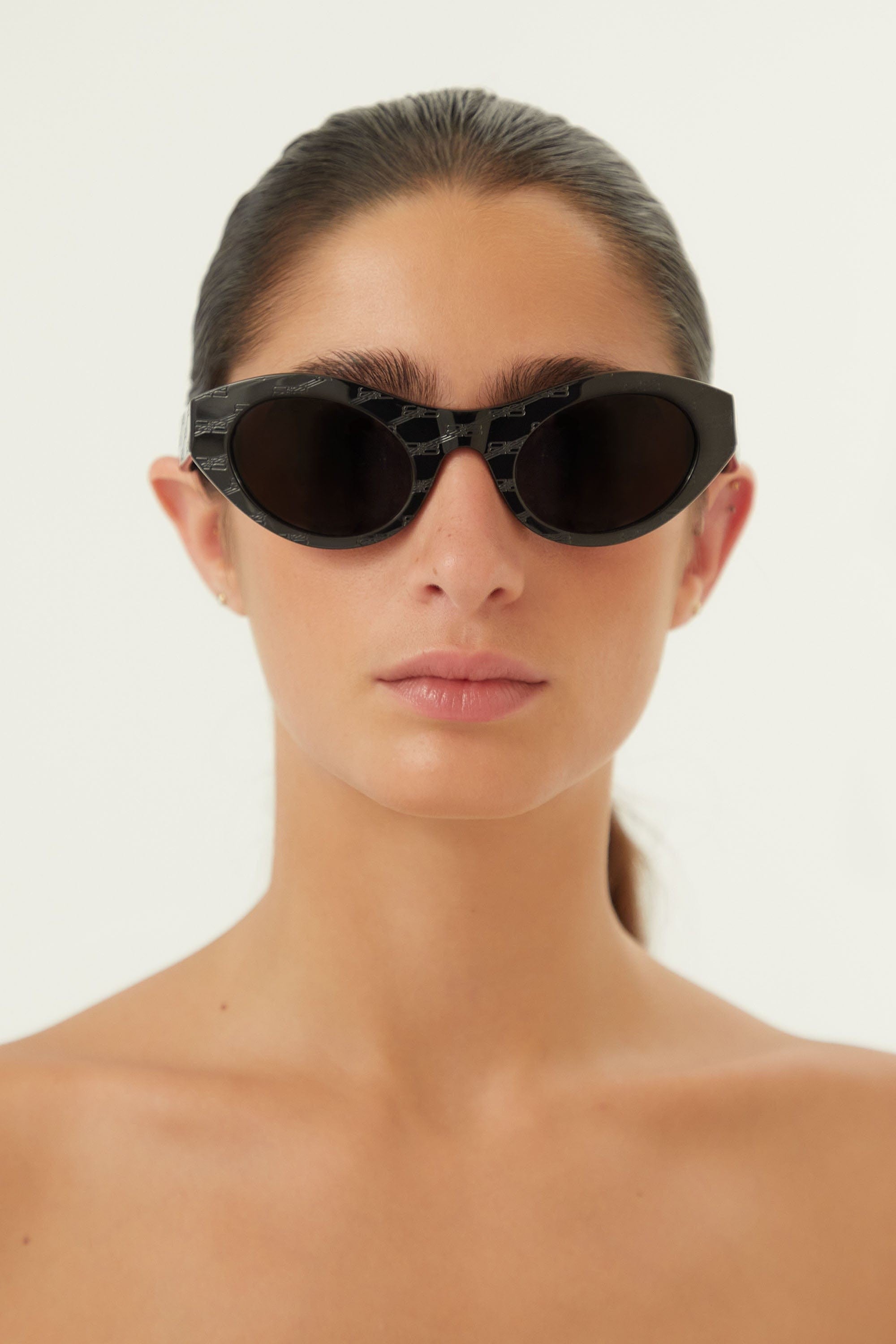 Balenciaga oval femenine black sunglasses