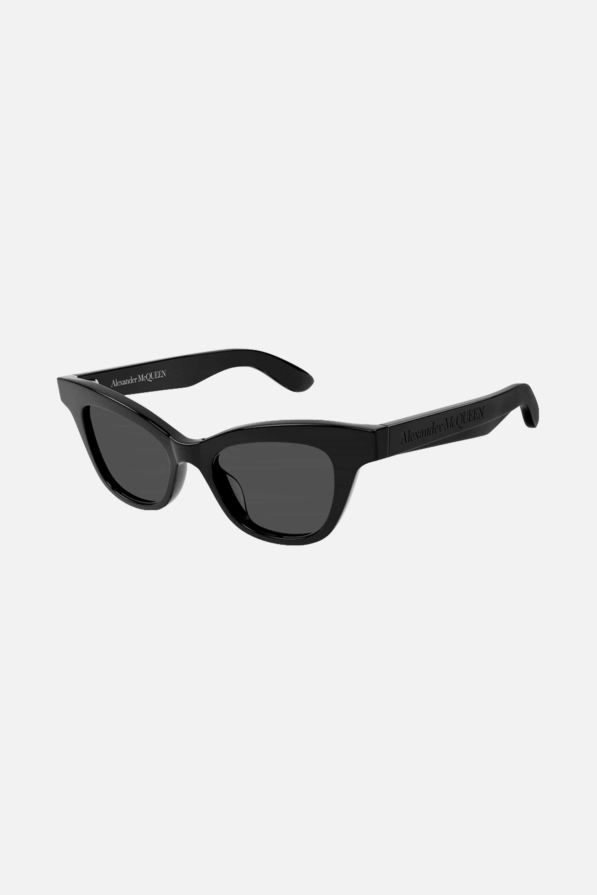 Alexander McQueen cat eye black femenine sunglasses