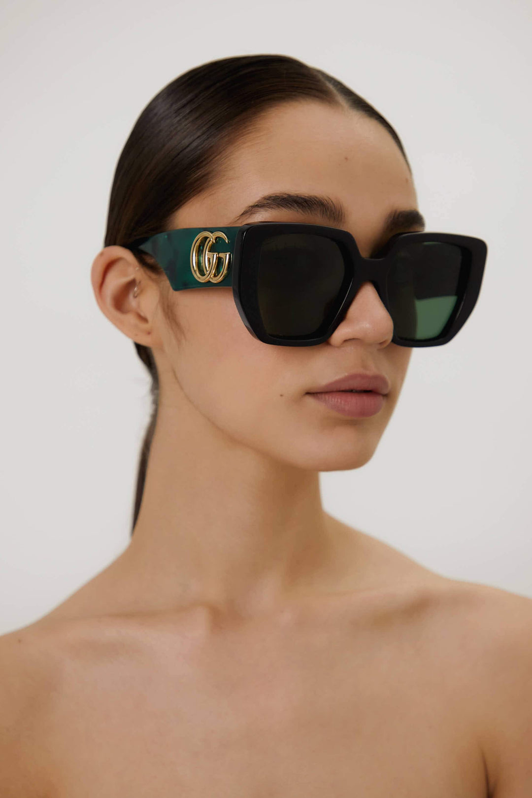 Gucci GG0956S oversized black and green sunglasses with maxi logo