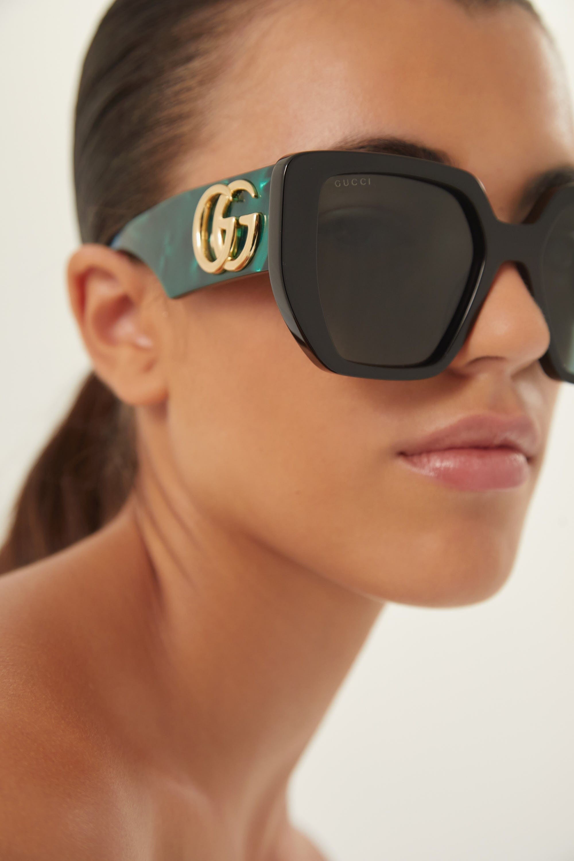 Gucci GG0956S oversized black and green sunglasses with maxi logo