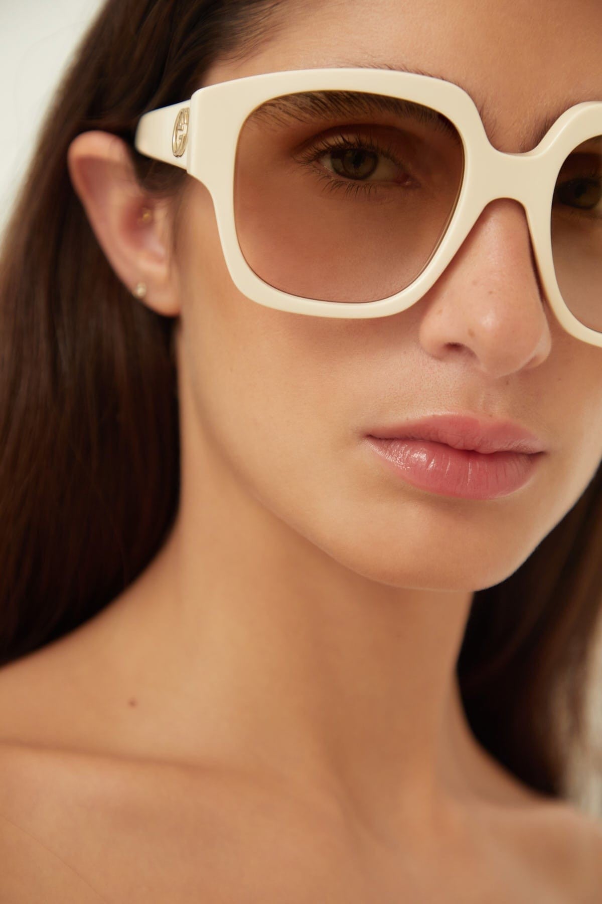 サングラス GUCCI Woman Sunglasses Ivory GG1377S 001 Gucci GG1377S 001 Ivory Sunglasses for Woman – LookerOnline