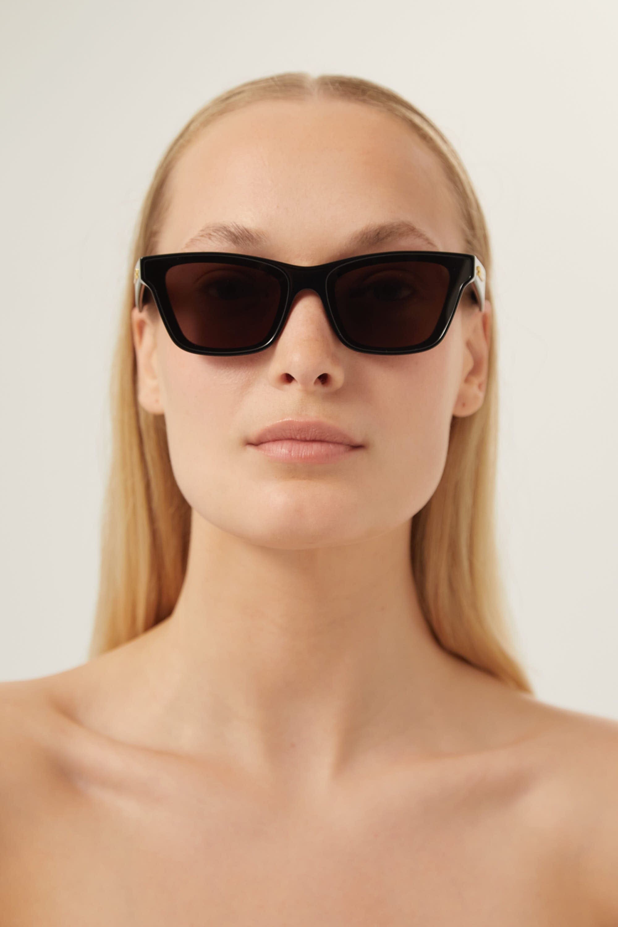 Bottega Veneta wayfarer black sunglasses